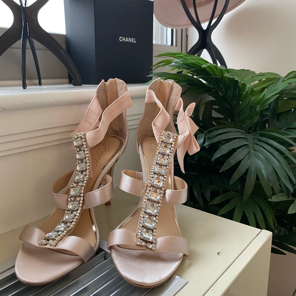 Badgley Mischka baby pink shoes 👡💗